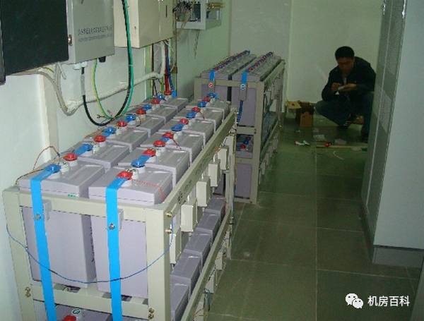 小型弱電機(jī)房一體化建設(shè)方案 從靜電機(jī)房裝修到設(shè)備購銷實施指南